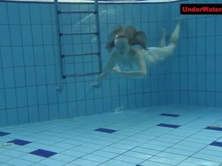 Bouncing Booty in a Underwater vid